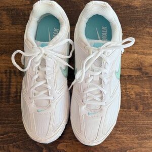 Nike Air Women's White Avenue Walk Sneakers Size 9